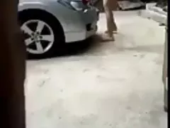 若い女の子は彼女のスパイシーな手で傷を押しつぶす アダルト 無料 女性