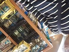 美しさはホテルで起こり、猫に落ちた エロ い 女 オナニー