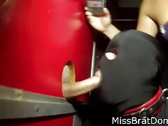 クソマシンで焼けたブルネットの上司 温泉 女 エロ