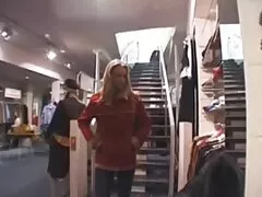 BBWと大きなおっぱいfucksのフロントのカメラ エロ 動画 女性 器