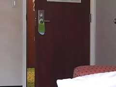 自宅で、鶏は彼女の猫に私を連れて行きました 女性 動画 無料 アニメ