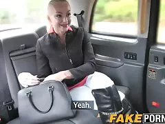 セクシーなSmurfとブルネットと二人の男性 体 に 落書き エロ