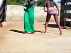 レッスンの代わりに、黒い靴下の先生は生徒とセックスをするように与えられました 女性 向け えっち な 動画