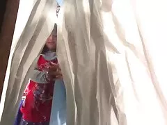 ほとんど日焼けslutに剃った鋭い先端 女 高生 エロ 動画